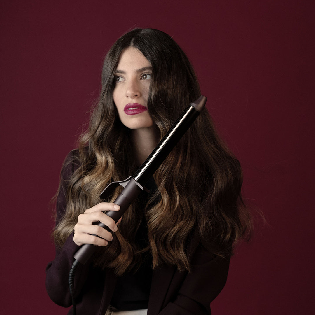 PLUM Curling Iron-kihartimella luot suuret kiharat